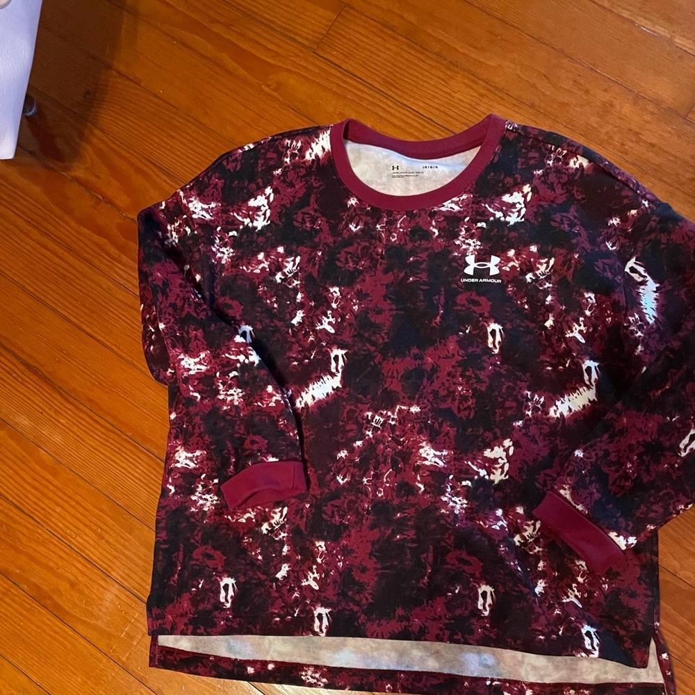 Under Armor tie dye sweatshirt large